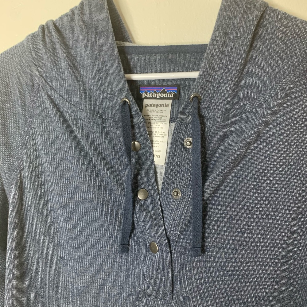 Patagonia Women's Half Snap Hooded Sweatshirt XL